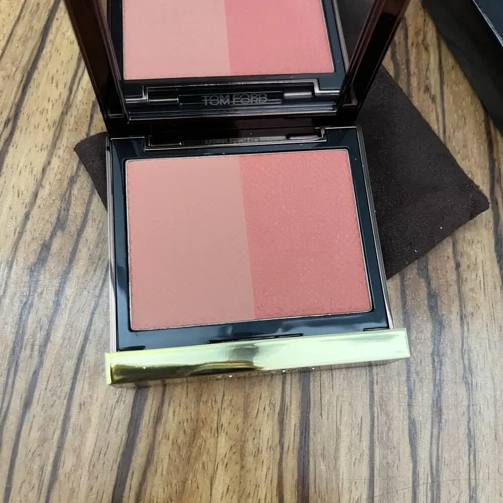 Tom Ford Shade & Illuminate Blush 04 Cherry Blaze